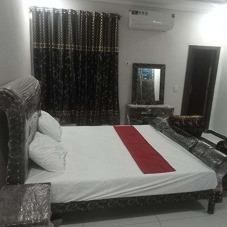 Ryazm Guest House ราวัลปินดี ภายนอก รูปภาพ