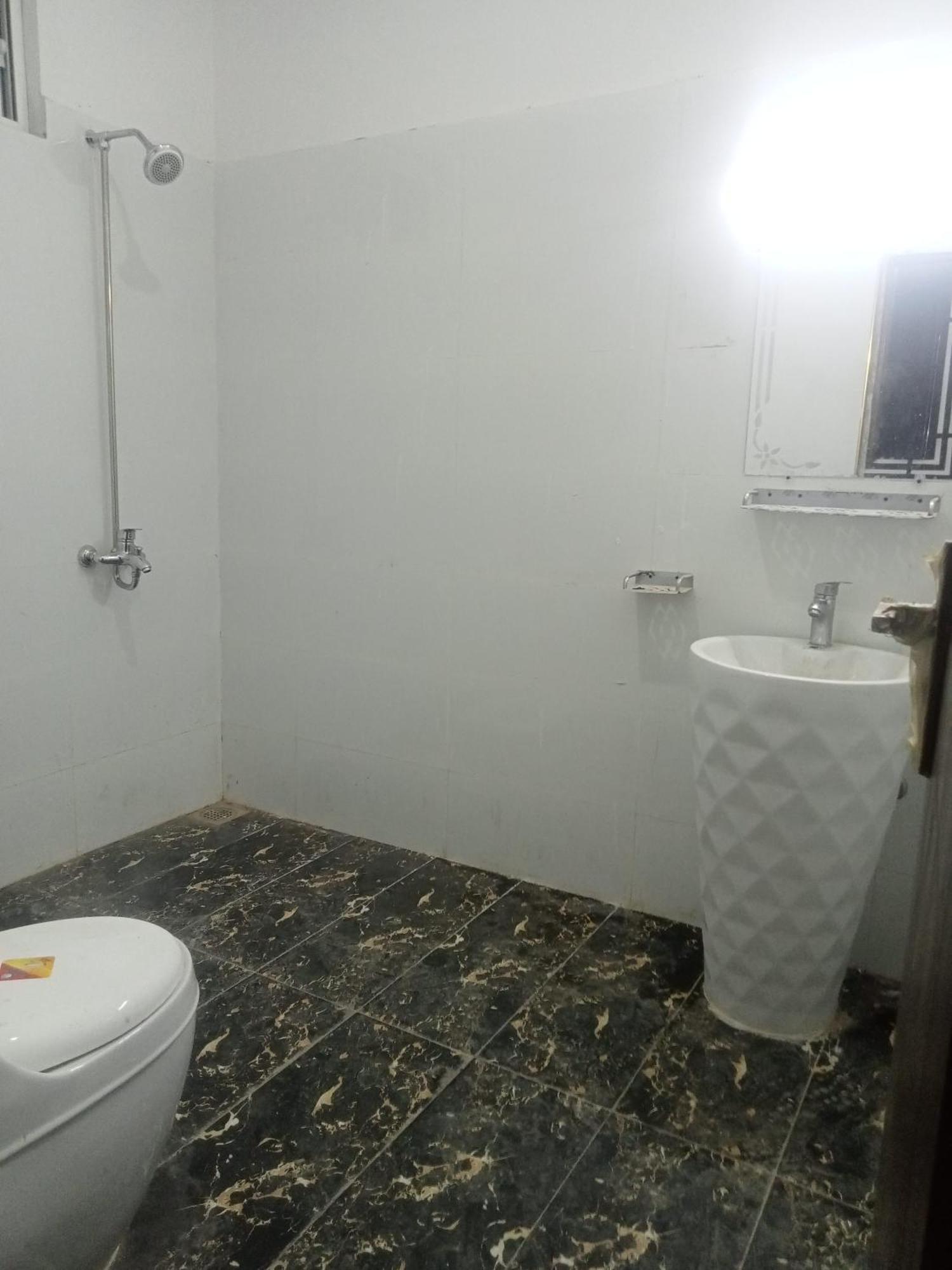 Ryazm Guest House ราวัลปินดี ภายนอก รูปภาพ