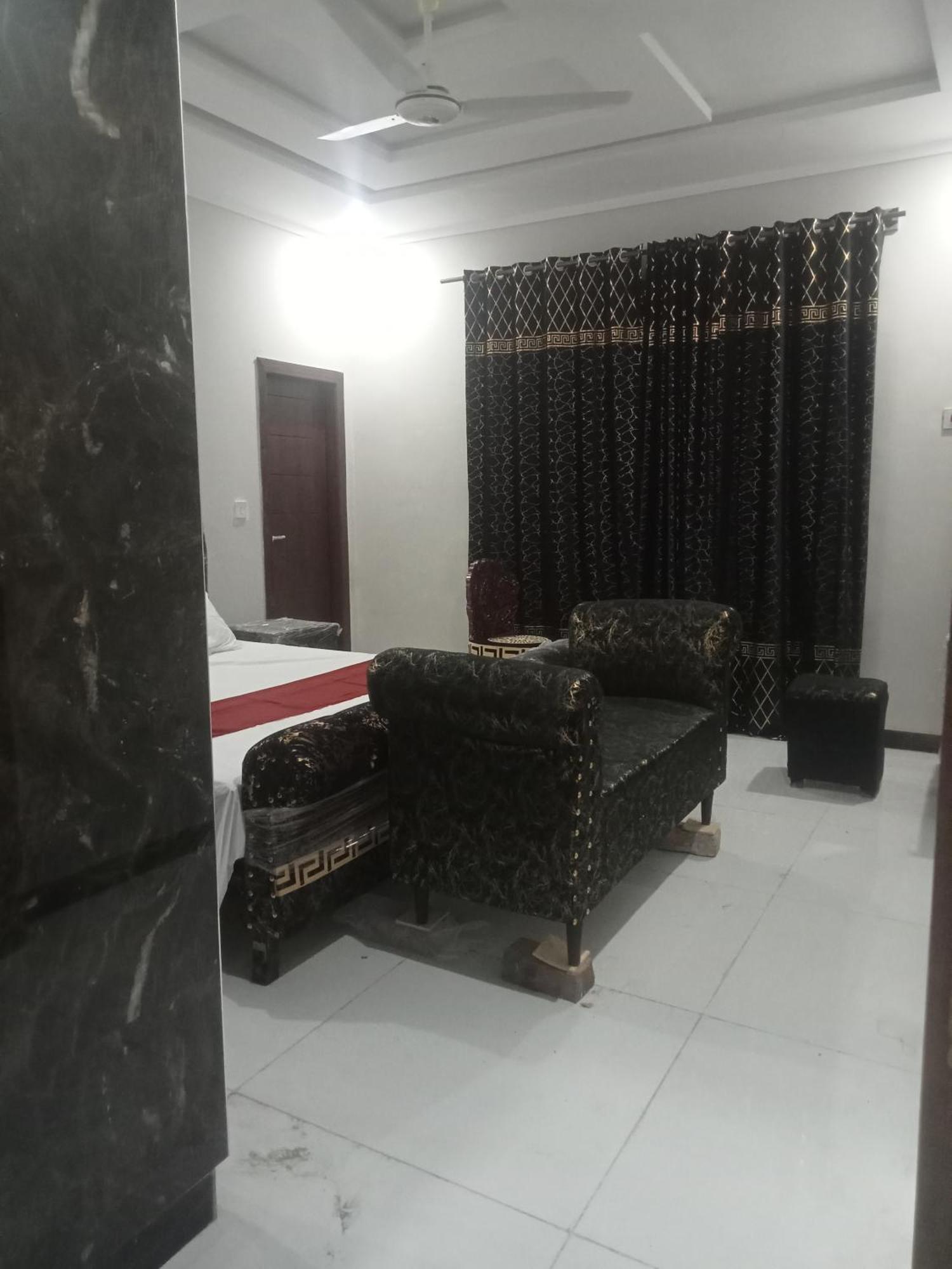Ryazm Guest House ราวัลปินดี ภายนอก รูปภาพ