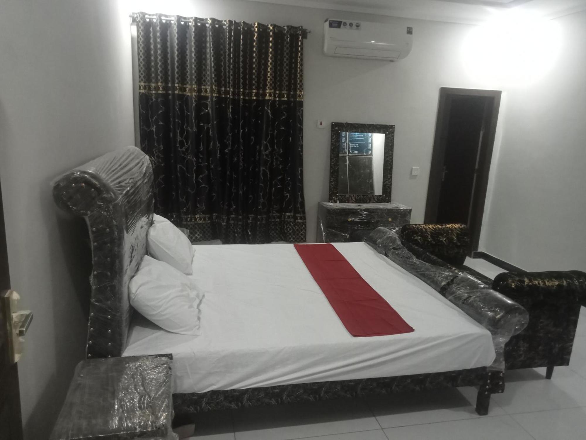 Ryazm Guest House ราวัลปินดี ภายนอก รูปภาพ