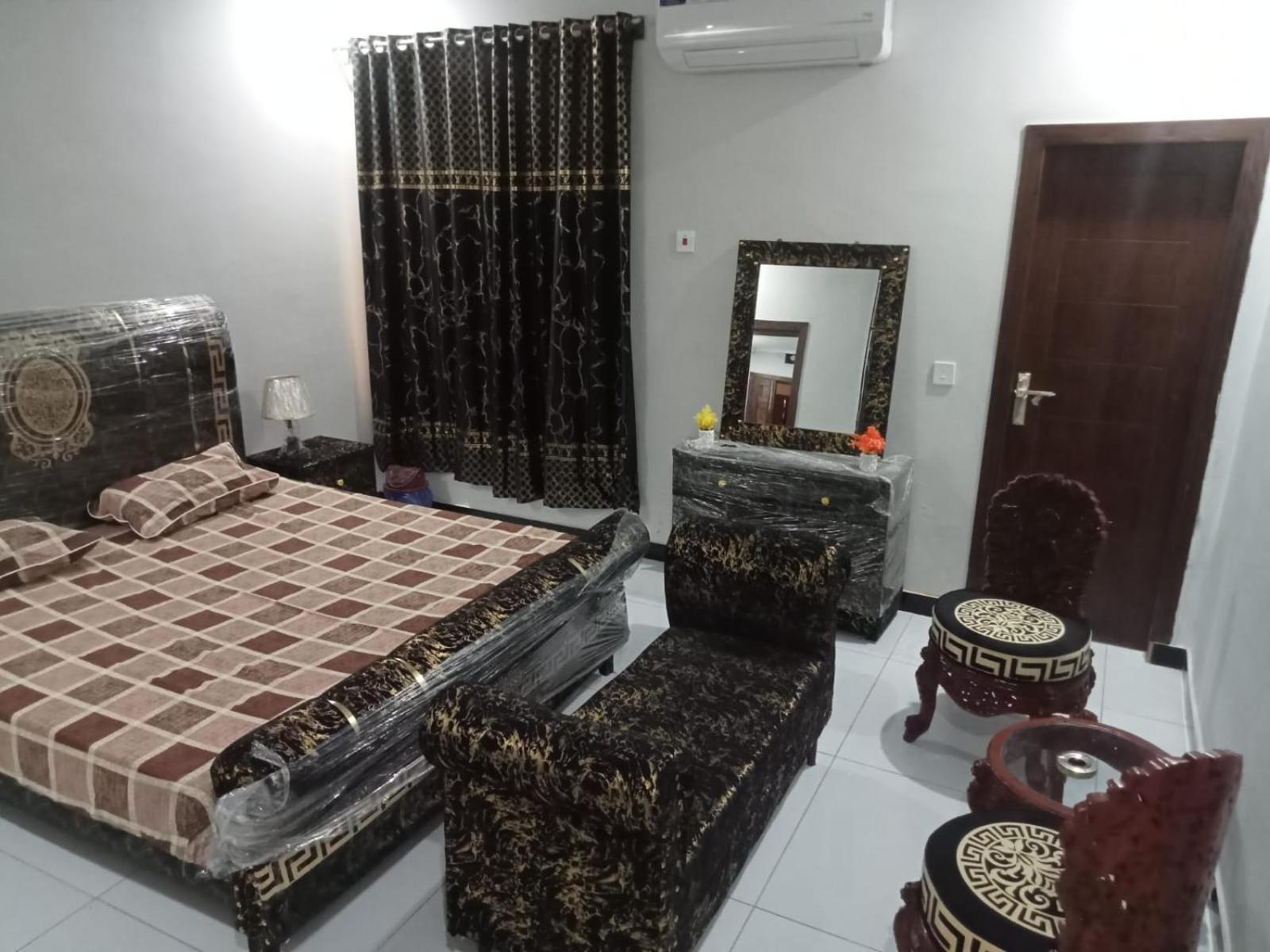 Ryazm Guest House ราวัลปินดี ภายนอก รูปภาพ